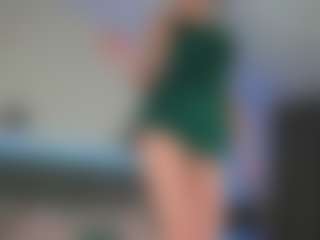 Hailey-Green's Live Sex Cam Show
