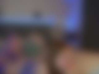 Live cam show with Hailey-Green - Costume on UwU Esports