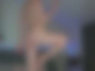 Hailey-Green's Live Sex Cam Show