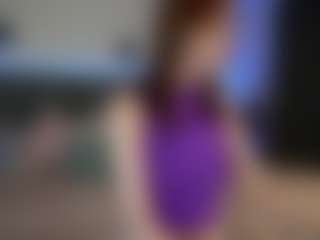 Live cam show with Hailey-Green - Body Massage on boobsie.com