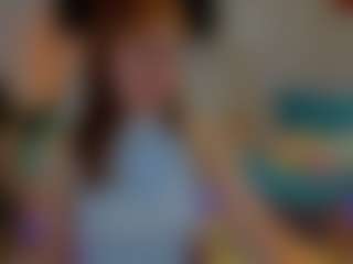 Live cam show with Hailey-Green - Brown Hair on Fling VIP Chat