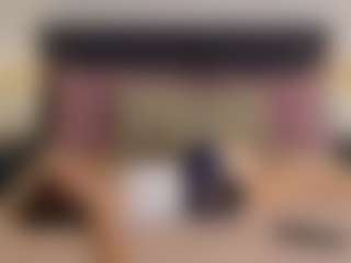 Live cam show with Hailey-Green - Brown Hair Toys on hrnylive.com