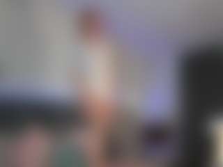 Hailey-Green's Live Sex Cam Show