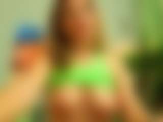 Live cam show with EvasmithXX - Facial on Camsoda