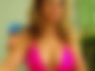 Live cam show with EvasmithXX - Facial on studioflirtlive.com