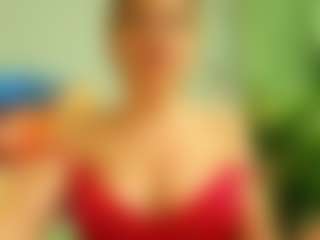 Live cam show with EvasmithXX - Facial on Camsoda