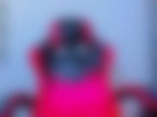 Live cam show with skarlettmilk - Black Petite on Camsoda