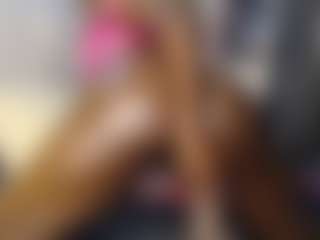 Live cam show with Queen-bree - Ebony on Hubzter Live
