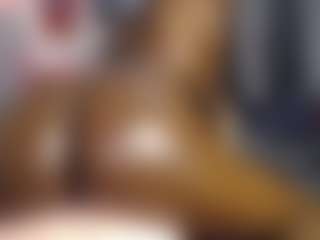 Live cam show with Queen-bree - Ebony on Camming Site