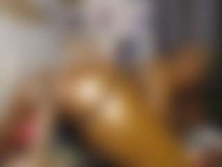 Live cam show with Queen-bree - Squirt on Milfs Live
