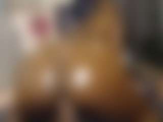 Live cam show with Queen-bree - Argentinian on makecum.org