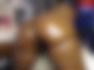 Live cam show with Queen-bree - Tease on slutload