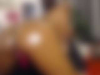 Live cam show with Queen-bree - Spank Black on Camsoda