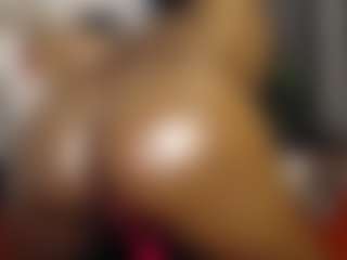Live cam show with Queen-bree - Spank Black on Camsoda