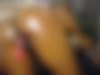 Live cam show with Queen-bree - Amateur on Streamer API