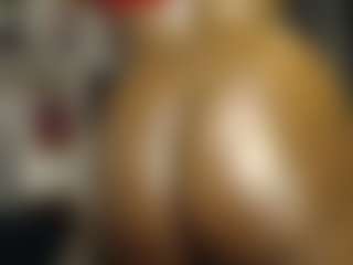 Live cam show with Queen-bree - Ebony Shaved Pussy on Streamer API