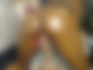 Live cam show with Queen-bree - Ebony Lovense on Nude Live Now