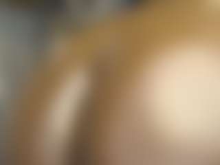 Live cam show with Queen-bree - Black Dildo on Lustler