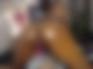 Live cam show with Queen-bree - Ebony on AdultVida.com