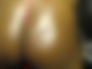 Live cam show with Queen-bree - Ebony on Camsoda