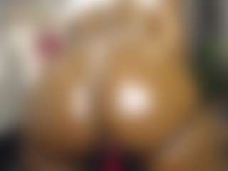 Queen-bree's Live Sex Cam Show