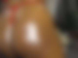 Live cam show with Queen-bree - Squirt on Camsoda