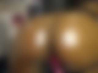 Queen-bree's Live Sex Cam Show