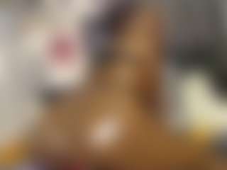 Live cam show with Queen-bree - Ebony on Camsoda