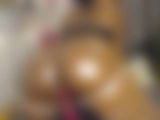Queen-bree's Live Sex Cam Show