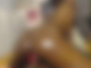 Live cam show with Queen-bree - Ebony on SinfulBabes