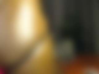 Live cam show with Queen-bree - Shaved Pussy on Camming Site