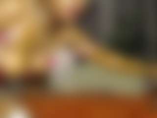 Live cam show with Queen-bree - Strip Black on TeamSkeetLive