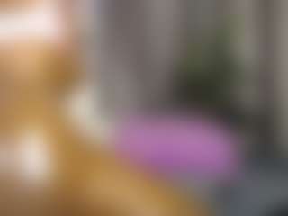 Live cam show with Queen-bree - Strip Black on CamSextacy