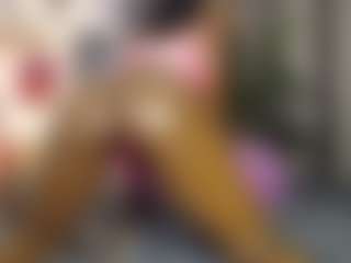 Live cam show with Queen-bree - Strip Lovense on makecum.org