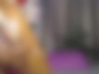 Live cam show with Queen-bree - Ebony Shaved Pussy on TastyBlacksLive