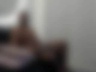 Live cam show with NatiiBigass - Muscle on Milf Play