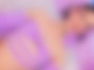 Live cam show with SamiQueen01 - Tease on friskycurves.com
