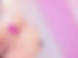 Live cam show with SamiQueen01 - Tease on Camsoda