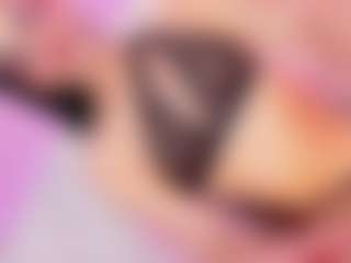 Live cam show with SamiQueen01 - Tease on Camsoda