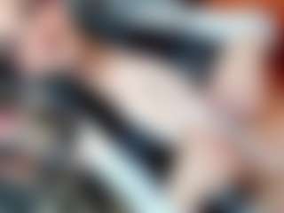 Live cam show with SamiQueen01 - Tease on xDating