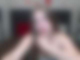 Live cam show with LaraPika - Red Hair on Chatstar