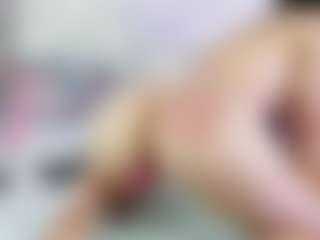 Live cam show with hornybarelylegalgirl - Granny BBW on Pornisteam.com