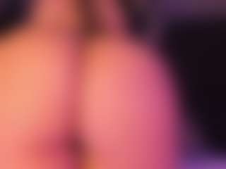 Live cam show with CataGomez - BBW on TottyGirls