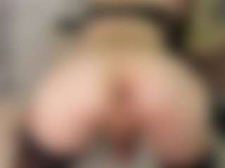 Live cam show with CuteArii - Smoking on StripNow