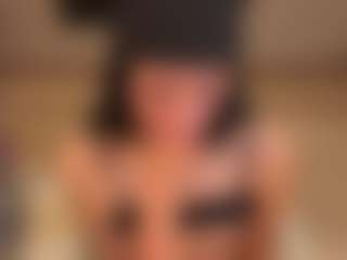 Flora's Live Sex Cam Show