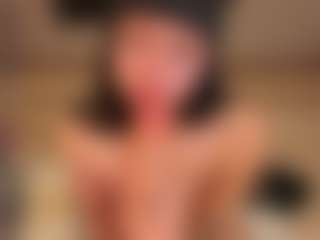 Flora's Live Sex Cam Show