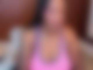 Live cam show with ChannelBrunnette - Submissive on Uber Horny