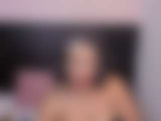Live cam show with TammyLynn - Brown Hair MILF on Free Soda