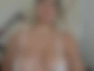 Live cam show with Ariht - Thick on Milfs Live