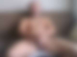 Live cam show with Buck Wessle - Living Room on Camsoda